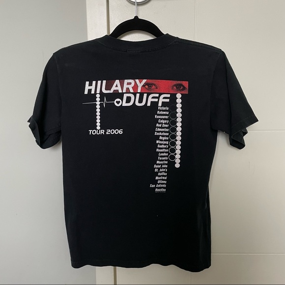 Vintage 2006 Hilary Duff Tour Tee - Picture 2 of 5